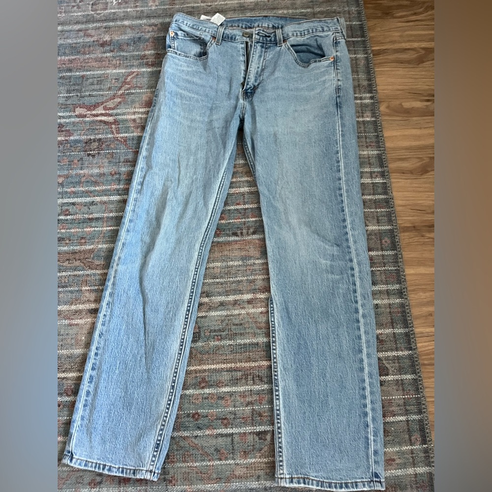 Low rise Levi’s 505s denim jeans
